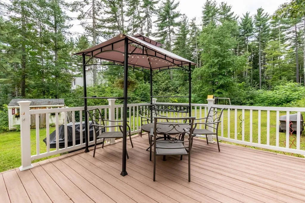 7 Sandy Brook Lane Londonderry NH 03053