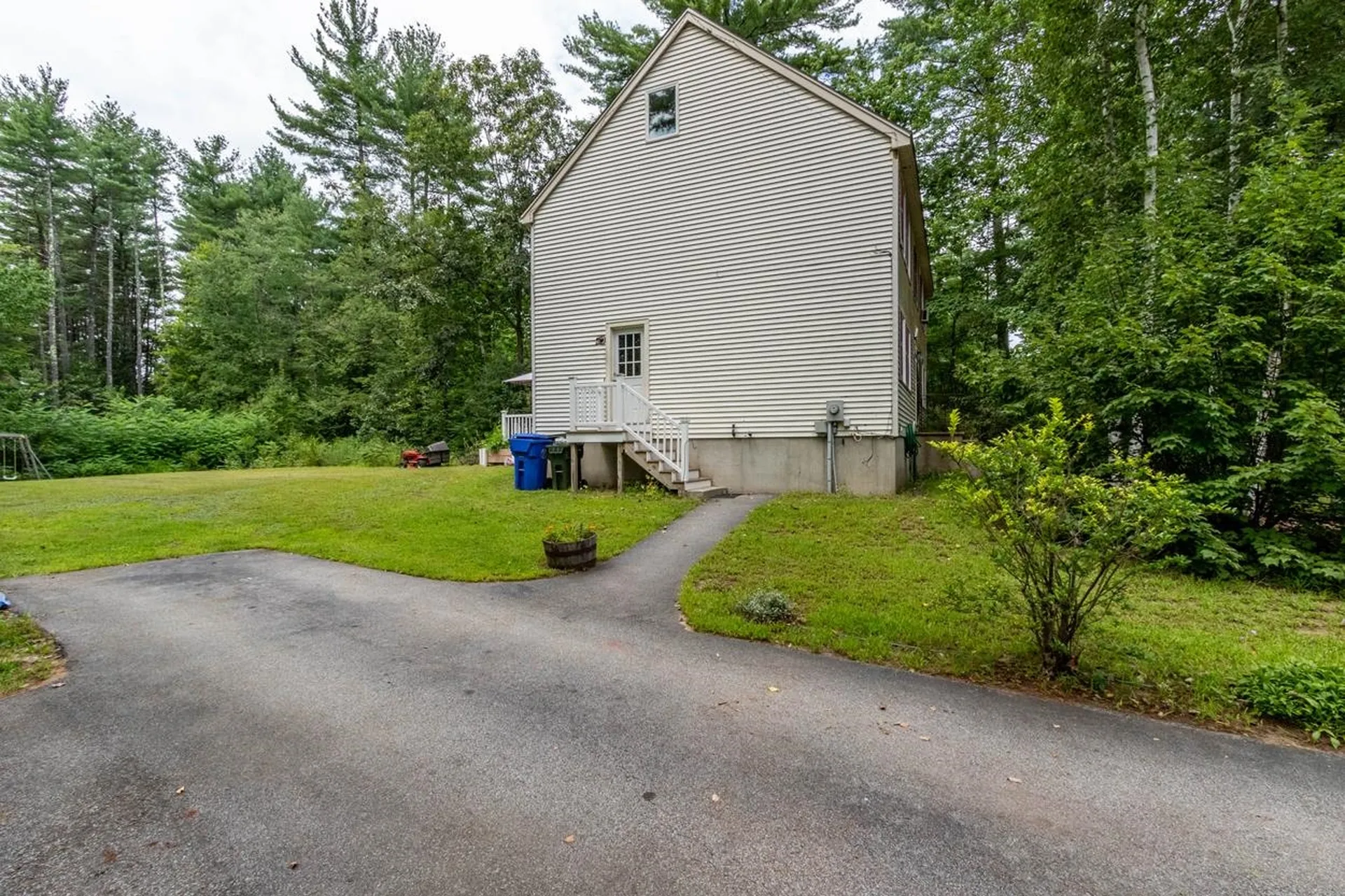 7 Sandy Brook Lane Londonderry NH 03053