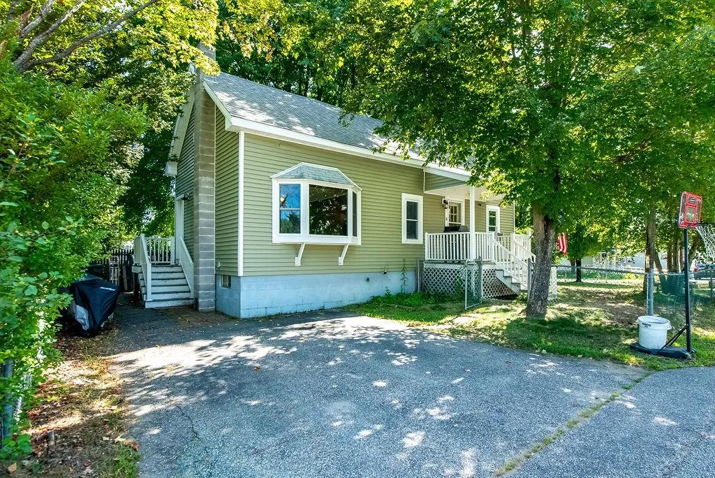 8 Waverly Street Rochester NH 03867