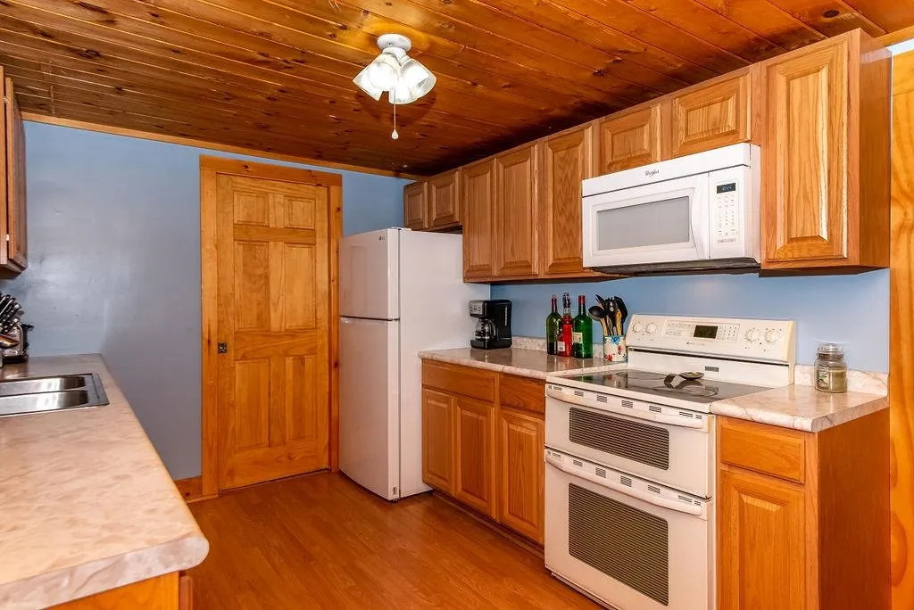 8 Waverly Street Rochester NH 03867