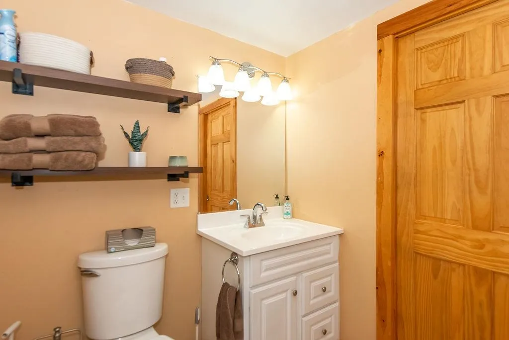 8 Waverly Street Rochester NH 03867