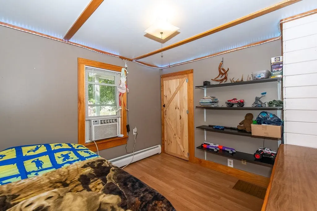 8 Waverly Street Rochester NH 03867