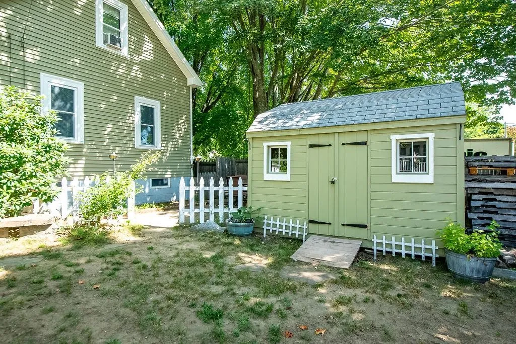 8 Waverly Street Rochester NH 03867