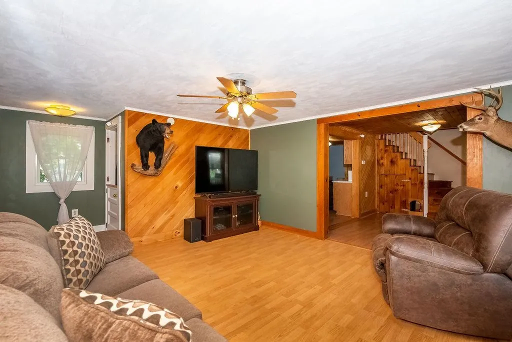 8 Waverly Street Rochester NH 03867
