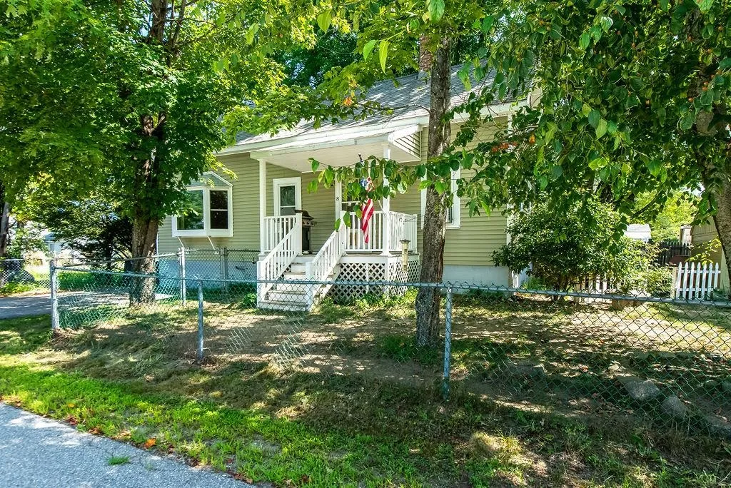 8 Waverly Street Rochester NH 03867