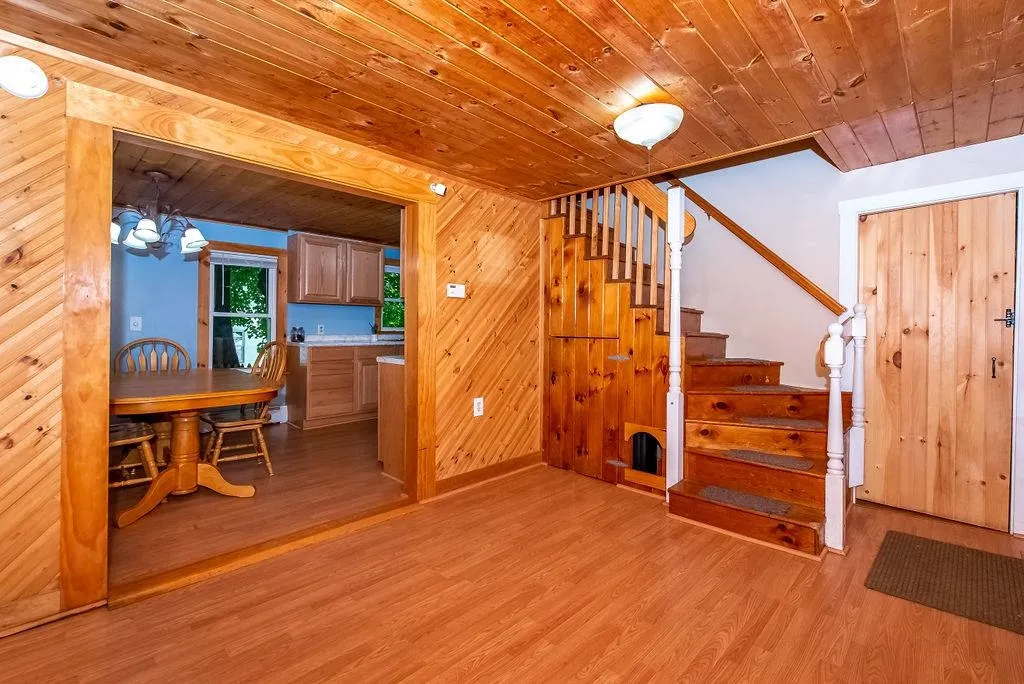 8 Waverly Street Rochester NH 03867