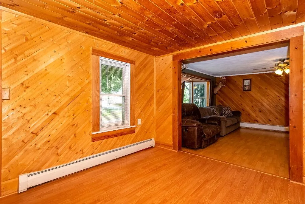 8 Waverly Street Rochester NH 03867
