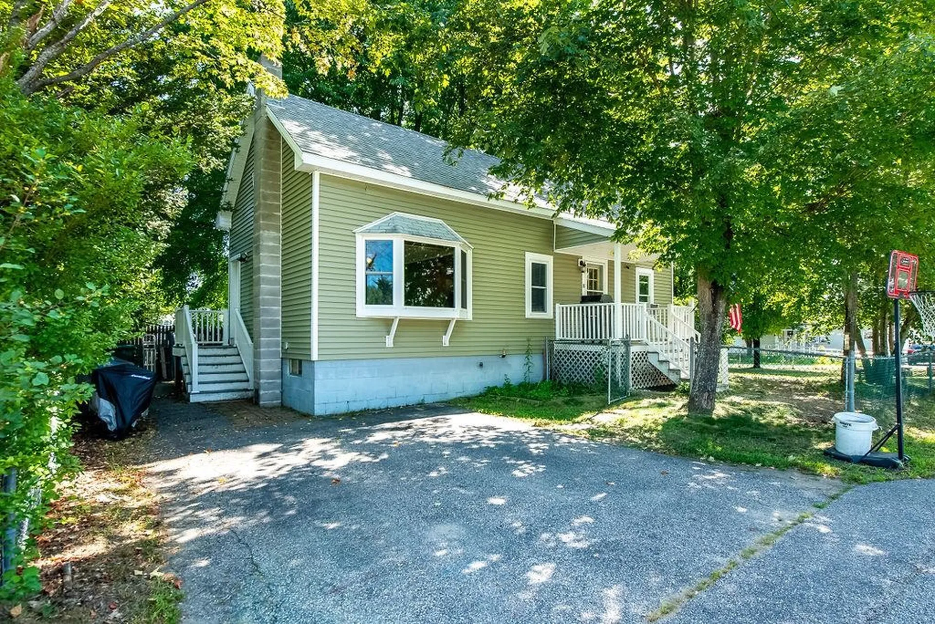 8 Waverly Street Rochester NH 03867