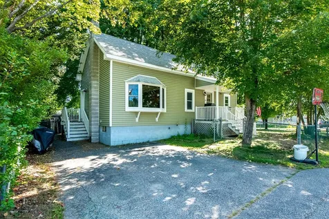 8 Waverly Street Rochester NH 03867