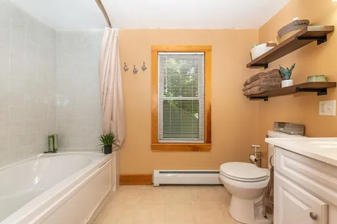 8 Waverly Street Rochester NH 03867