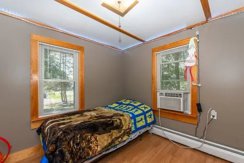 8 Waverly Street Rochester NH 03867