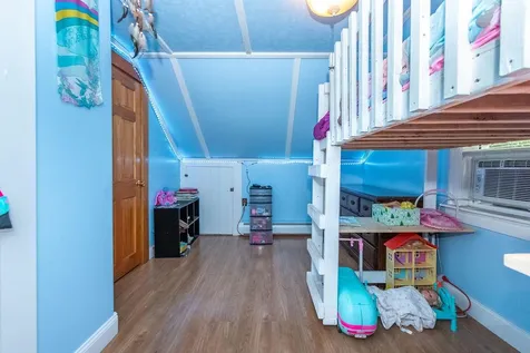 8 Waverly Street Rochester NH 03867