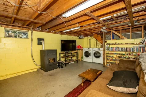 8 Waverly Street Rochester NH 03867