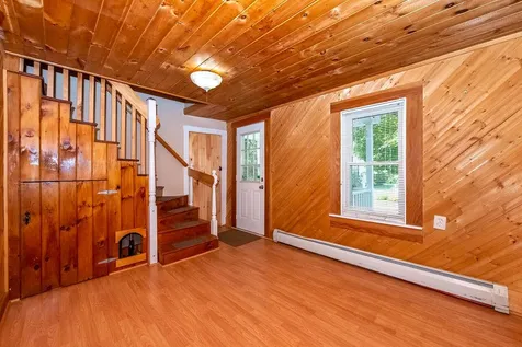 8 Waverly Street Rochester NH 03867