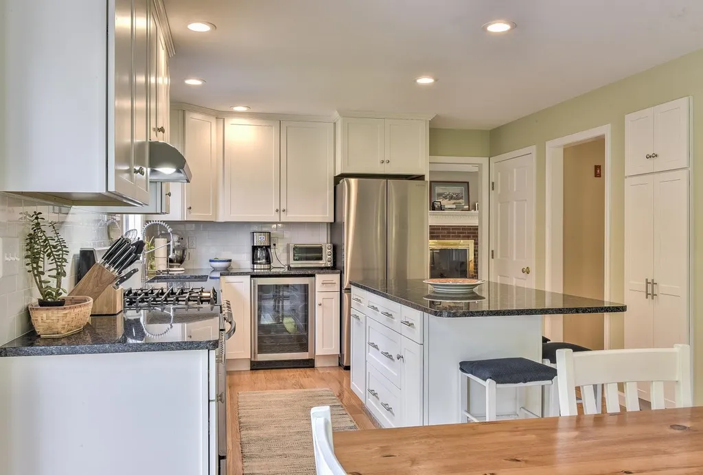 23 Newbury Lane Keene NH 03431