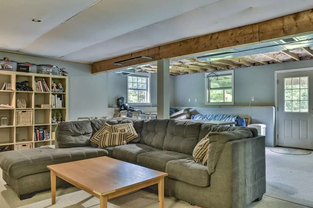 23 Newbury Lane Keene NH 03431