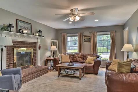 23 Newbury Lane Keene NH 03431