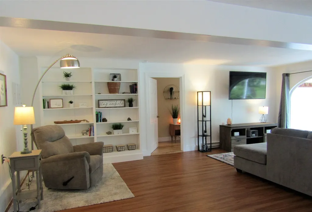 98 Elm Street Newport NH 03773