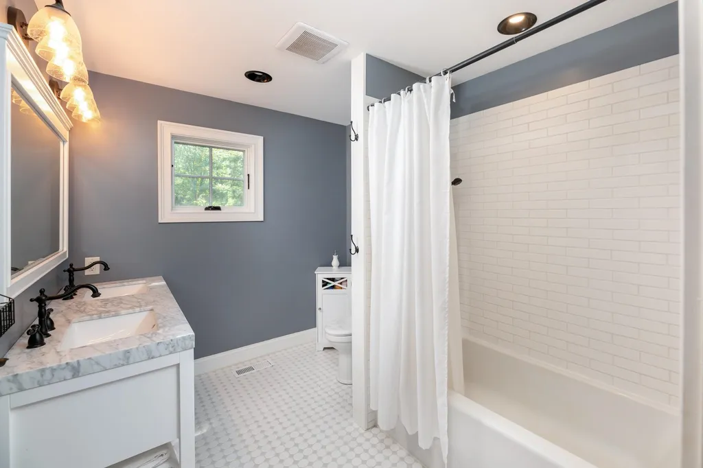 39 Breck Shore Road Belmont NH 03220
