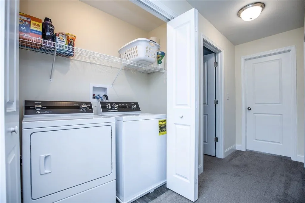 161 University Circle Hooksett NH 03106