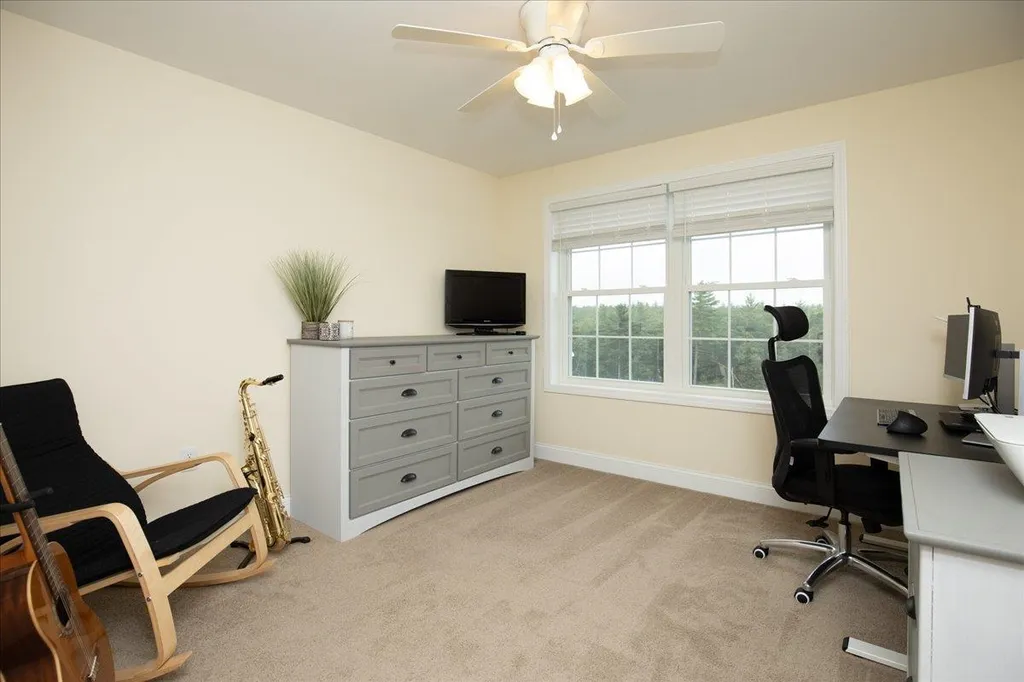 161 University Circle Hooksett NH 03106
