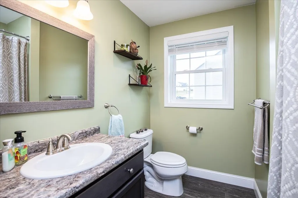 161 University Circle Hooksett NH 03106