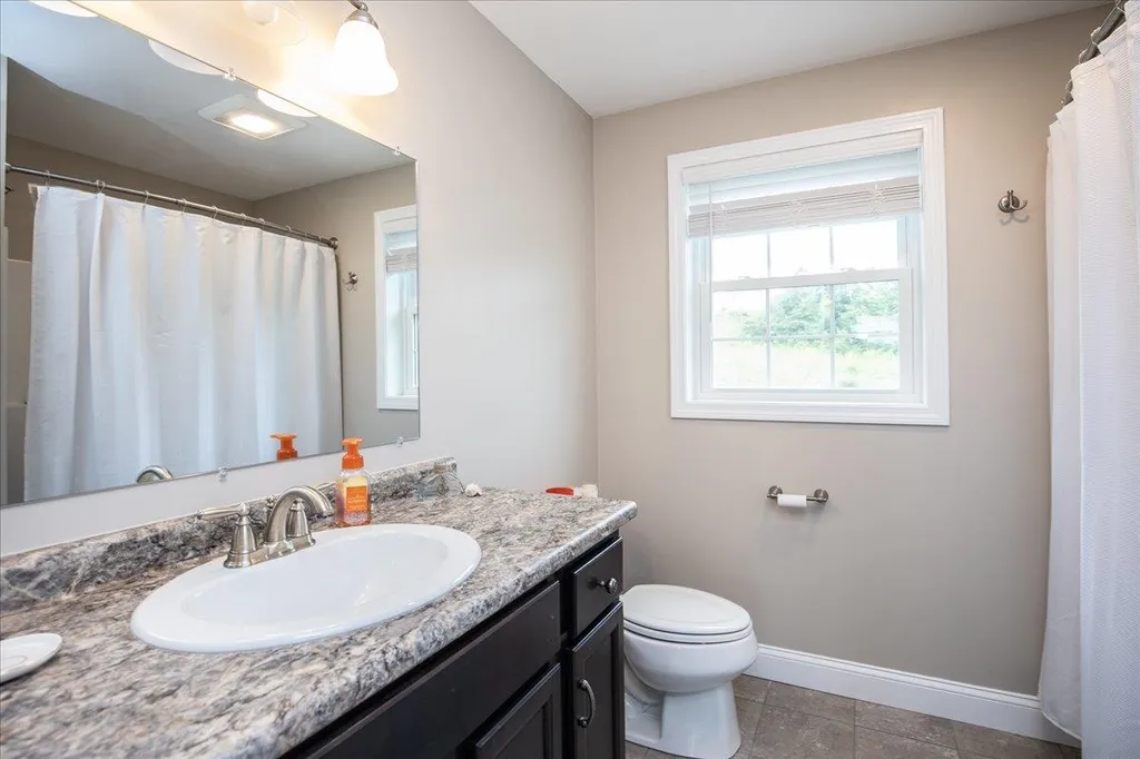 161 University Circle Hooksett NH 03106