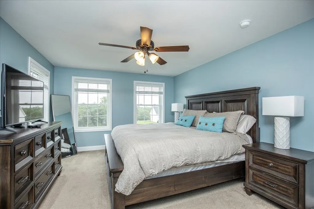 161 University Circle Hooksett NH 03106