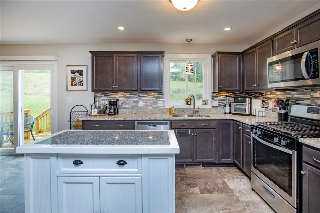 161 University Circle Hooksett NH 03106