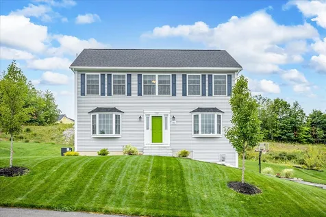 161 University Circle Hooksett NH 03106
