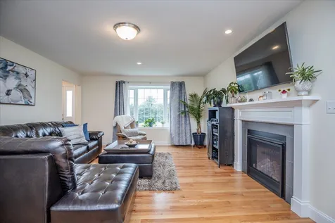161 University Circle Hooksett NH 03106