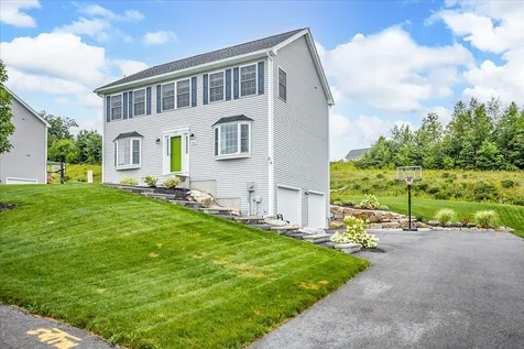 161 University Circle Hooksett NH 03106