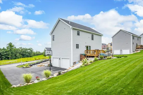 161 University Circle Hooksett NH 03106