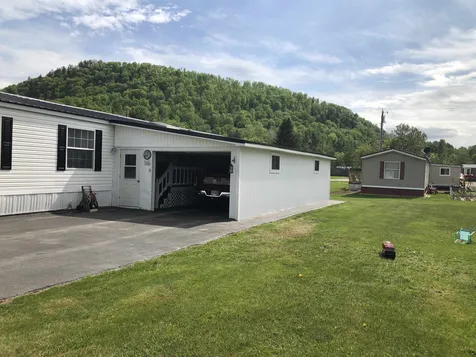 19 Cockburne Lane Colebrook NH 03576