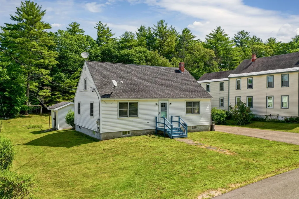 43 Winter Street Tilton NH 03276