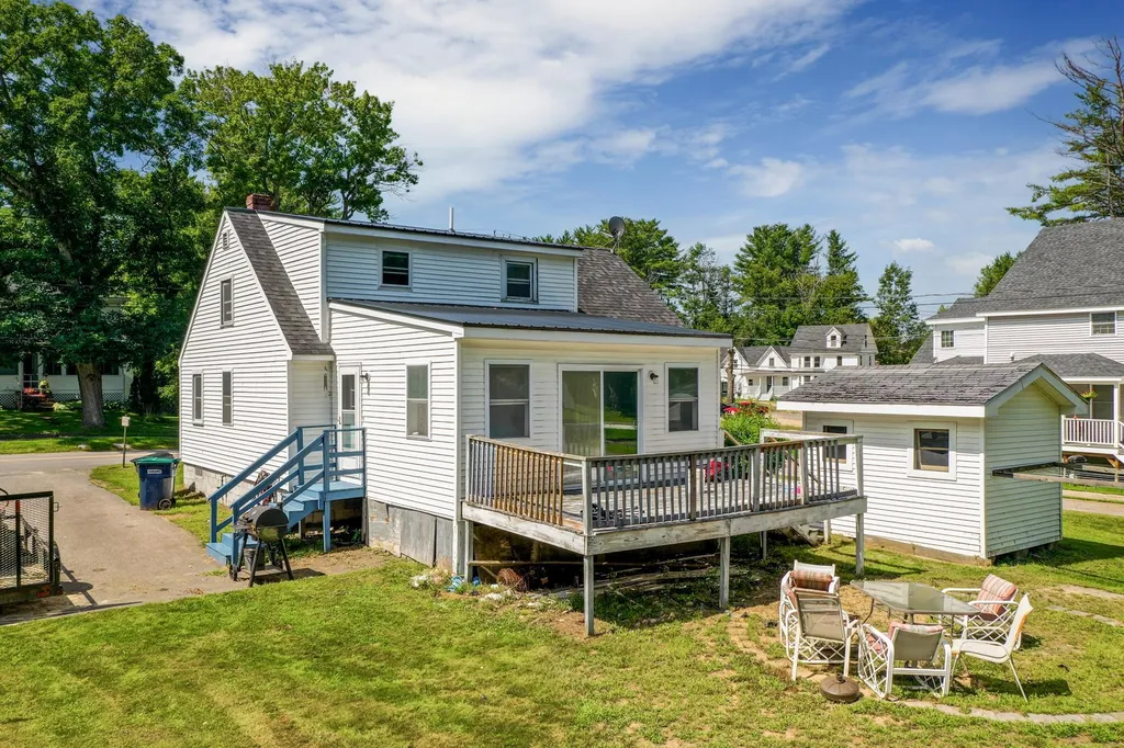 43 Winter Street Tilton NH 03276