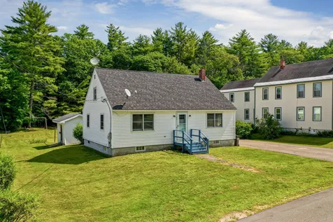 43 Winter Street Tilton NH 03276