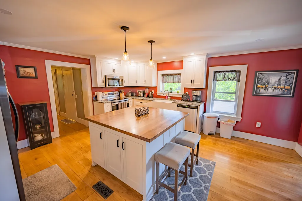 32 West Cobble Hill Road Barre Town VT 05641