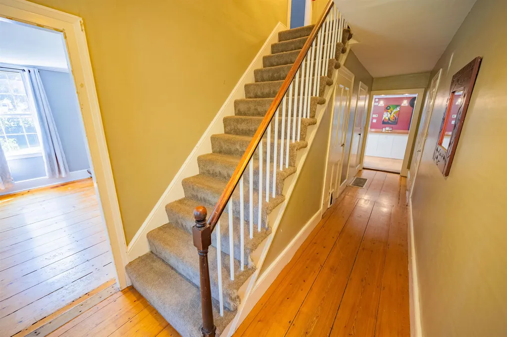 32 West Cobble Hill Road Barre Town VT 05641