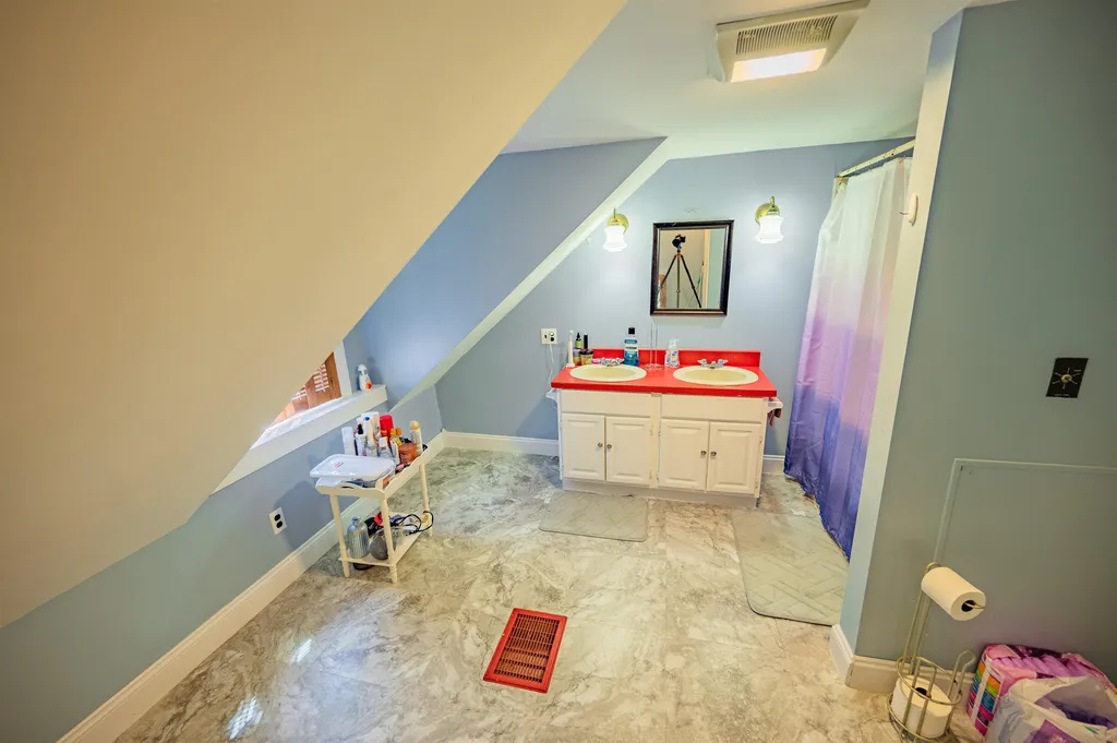 32 West Cobble Hill Road Barre Town VT 05641