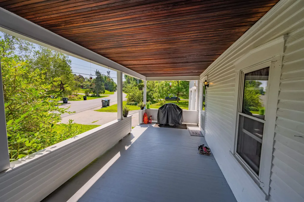 32 West Cobble Hill Road Barre Town VT 05641