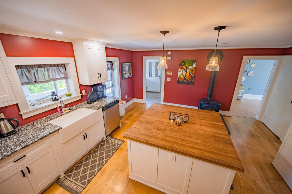 32 West Cobble Hill Road Barre Town VT 05641