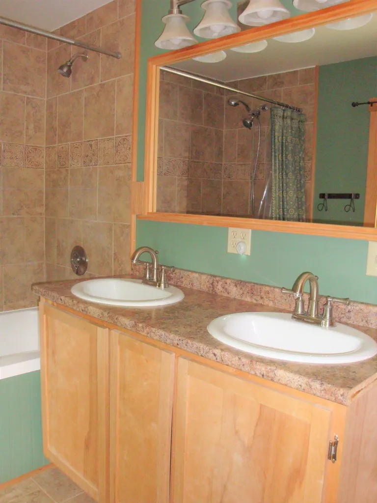 142 Aiken Road Putney VT 05346