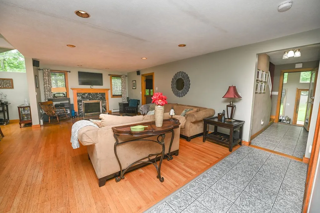 12 Orcutt Drive Hampstead NH 03841