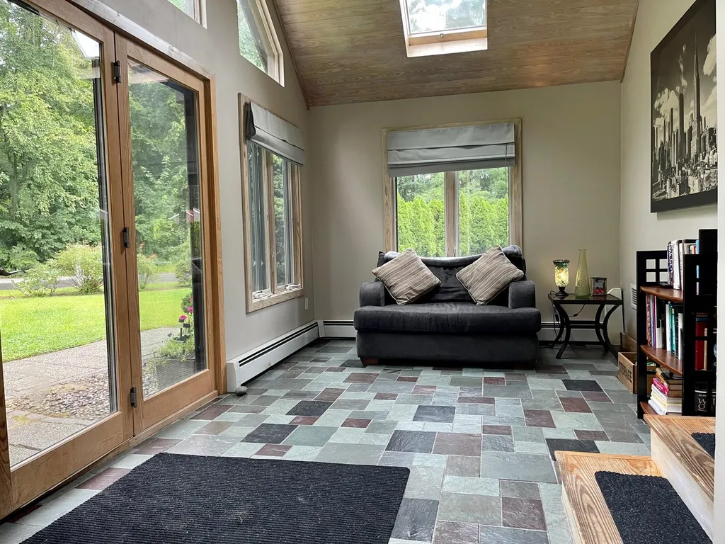 12 Orcutt Drive Hampstead NH 03841