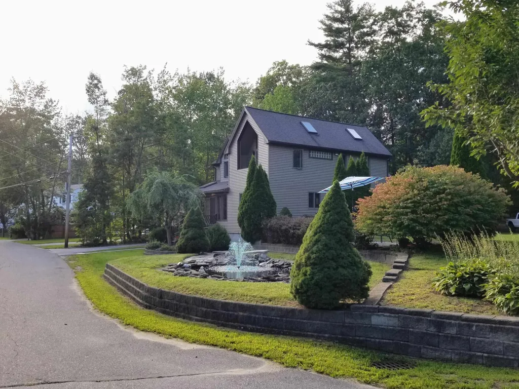 12 Orcutt Drive Hampstead NH 03841