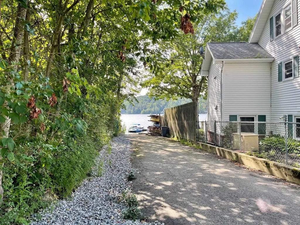 12 Orcutt Drive Hampstead NH 03841