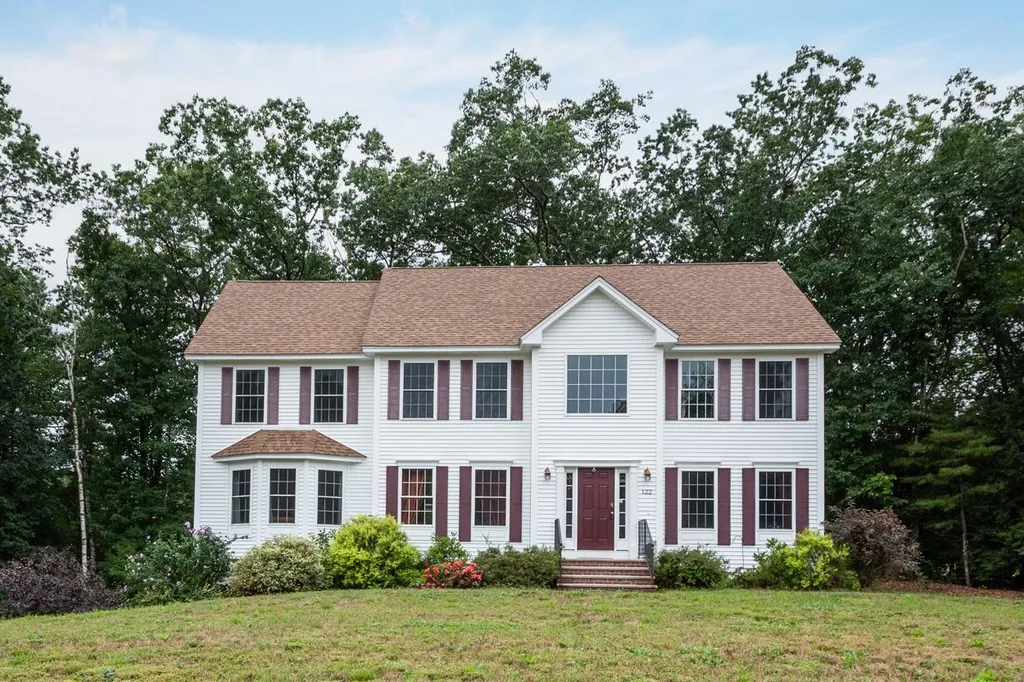 122 Frontier Drive Pelham NH 03076