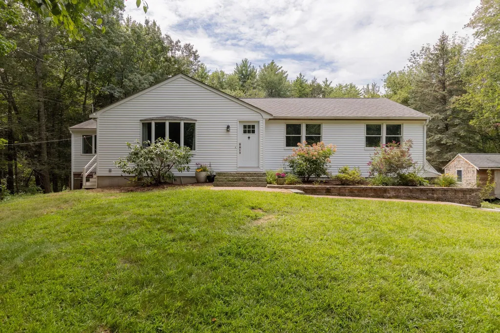 10 Oak Drive Hampton Falls NH 03844
