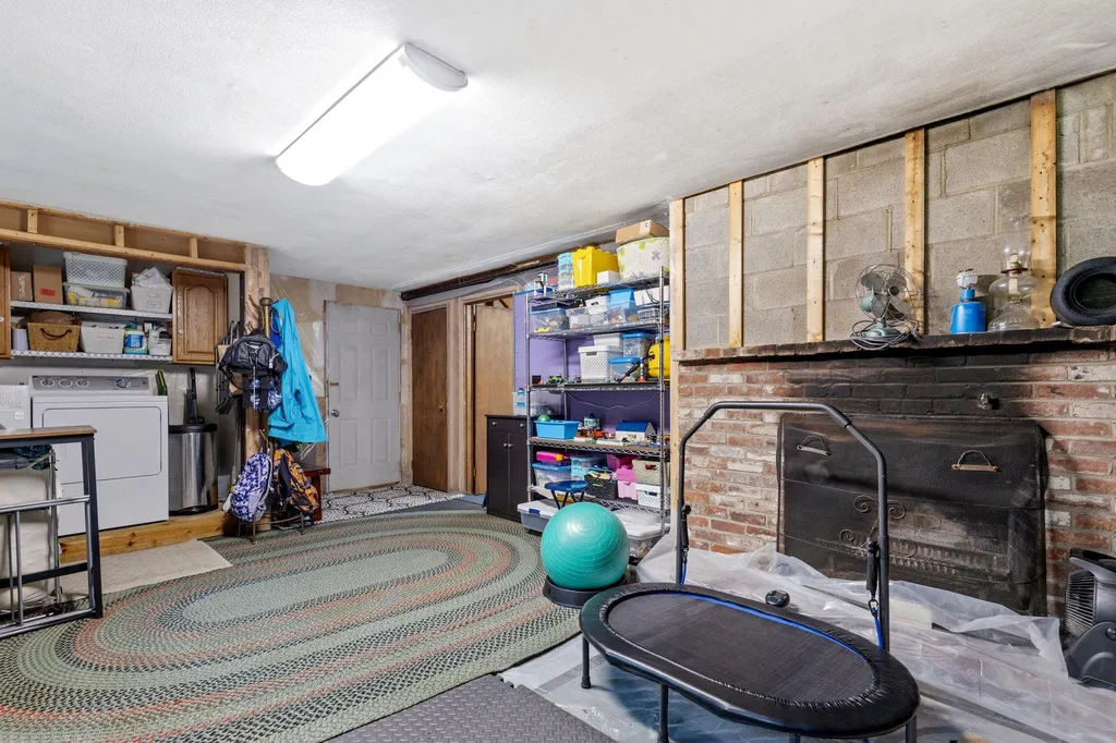 10 Oak Drive Hampton Falls NH 03844